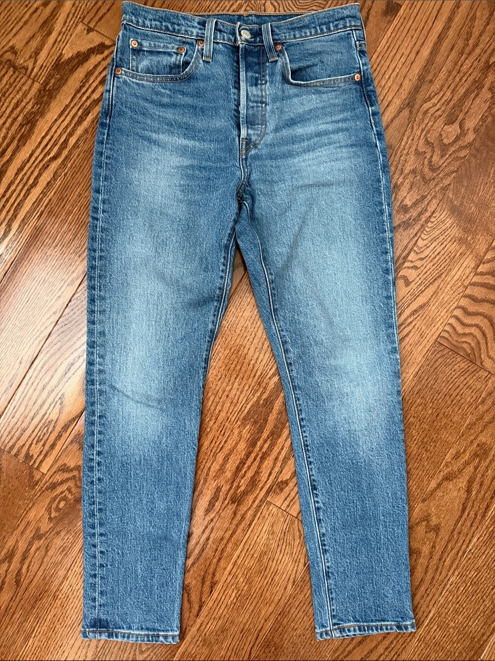 Levi's Women’s Jeans in Light Blue Wash 26x28